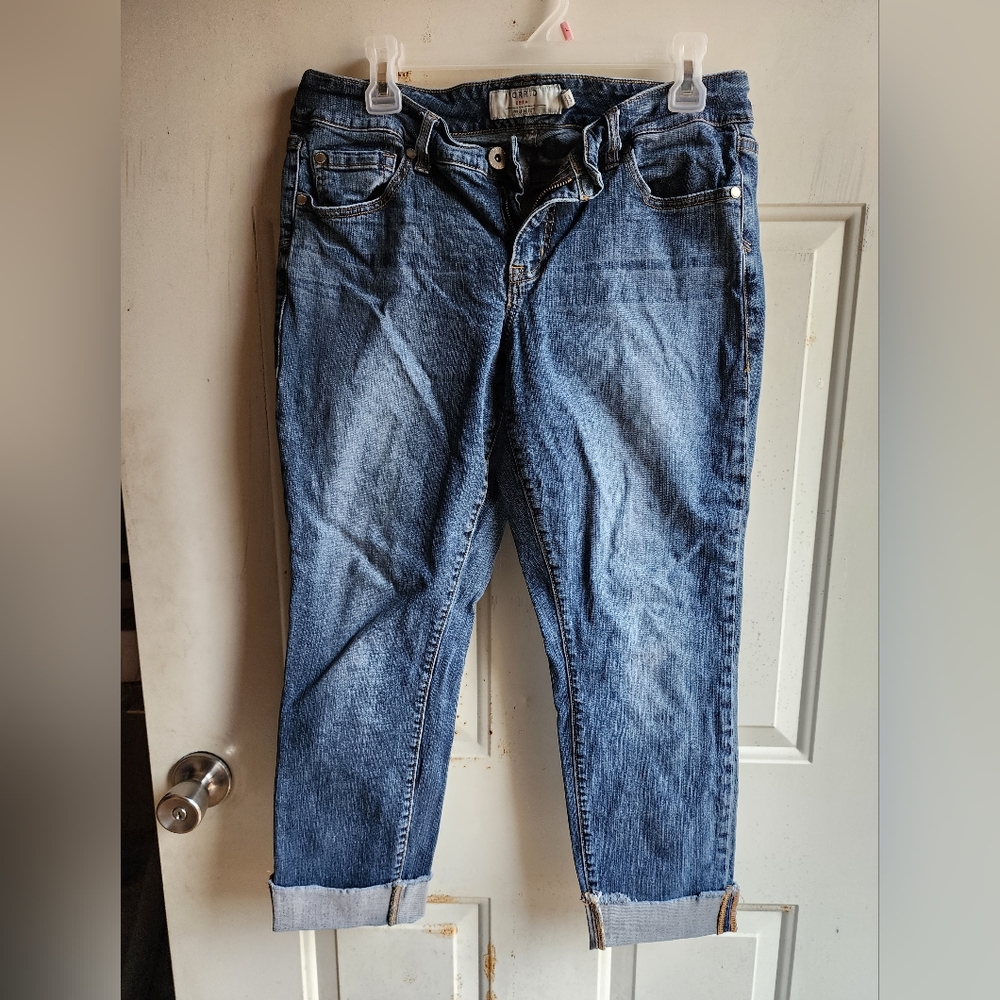 Torrid Stonewash Capri 12
